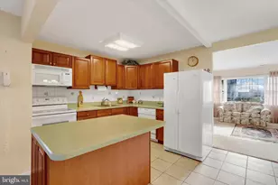 15 Cable Rd, Levittown, PA 19057 - Photo 7