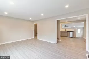 425 Grape St, Warminster, PA 18974 - Photo 3