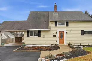 25 Autumn Ln, Levittown, PA 19055 - Photo 3