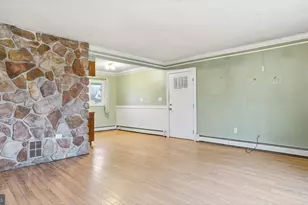 25 Autumn Ln, Levittown, PA 19055 - Photo 5