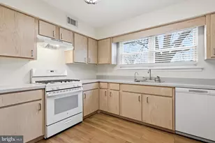 6301 Powder Horn Ct, Bensalem, PA 19020 - Photo 9