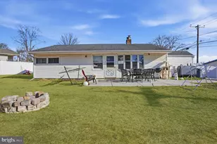 5 Thimbleberry Ln, Levittown, PA 19054 - Photo 5