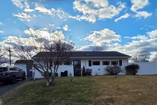 5 Thimbleberry Ln, Levittown, PA 19054 - Photo 1