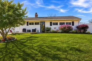 5 Thimbleberry Ln, Levittown, PA 19054 - Photo 1
