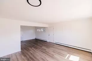 21 Velvet Ln, Levittown, PA 19054 - Photo 9