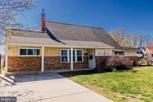 21 Velvet Ln, Levittown, PA 19054 - Photo 1
