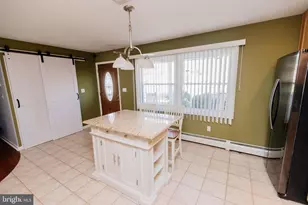 72 Thornridge Dr, Levittown, PA 19054 - Photo 5