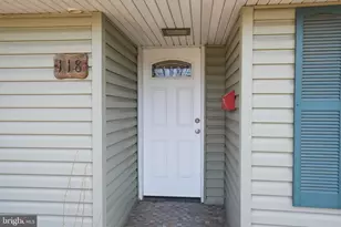 118 Wildflower Rd, Levittown, PA 19057 - Photo 9