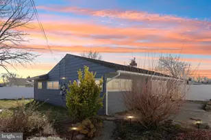 30 Meadow Ln, Levittown, PA 19054 - Photo 45