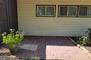 23 Burning Bush Ln, Levittown, PA 19054 - Photo 11