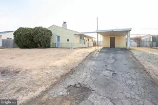 12 Palm Ln, Levittown, PA 19054 - Photo 3