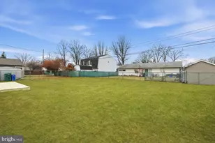 65 Oaktree Dr, Levittown, PA 19055 - Photo 39