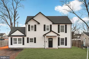 122 Ivy Hill Rd, Levittown, PA 19057 - Photo 1