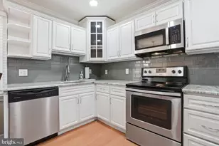 59 Graystone Ln, Levittown, PA 19055 - Photo 9