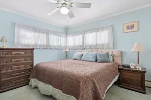 423 Magnolia Dr, Levittown, PA 19054 - Photo 25