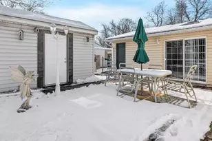 423 Magnolia Dr, Levittown, PA 19054 - Photo 33