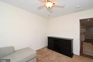 19 Walnut Ln, Levittown, PA 19054 - Photo 29