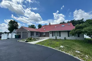 24 Rose Apple, Levittown, PA 19056 - Photo 3
