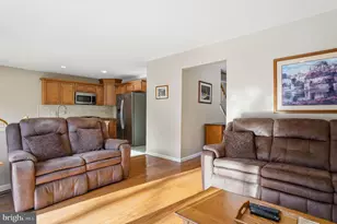 1613 Lakeview Cir, Yardley, PA 19067 - Photo 19