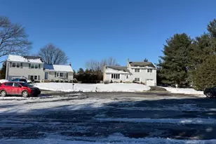 812 Lillian Ln, Warminster, PA 18974 - Photo 3