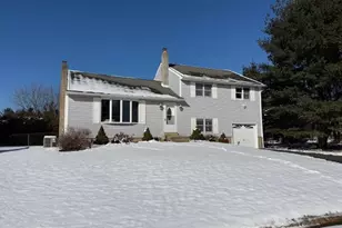 812 Lillian Ln, Warminster, PA 18974 - Photo 3