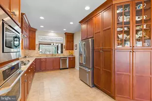 98 McConkey Dr, Washington Crossing, PA 18977 - Photo 5