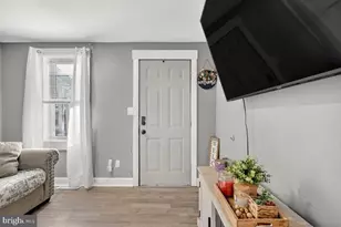 635 Spruce St, Bristol, PA 19007 - Photo 9