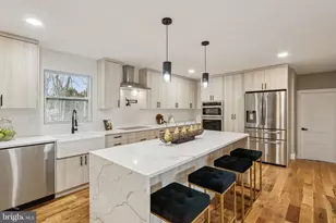 923 Hunt Dr, Yardley, PA 19067 - Photo 1