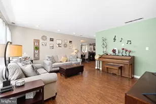 28 MacIntosh Rd, Levittown, PA 19056 - Photo 3