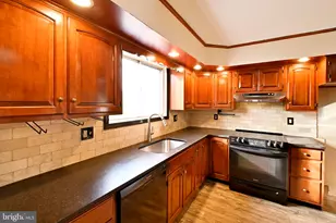 35 Fairway Dr, Yardley, PA 19067 - Photo 17