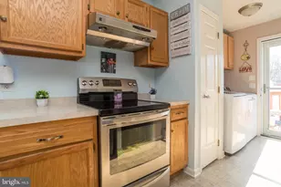 3820 Naples St, Levittown, PA 19056 - Photo 13