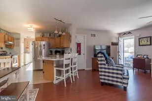 3820 Naples St, Levittown, PA 19056 - Photo 9