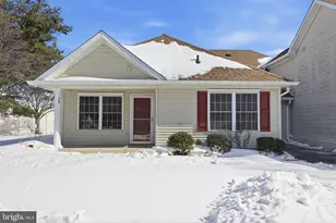 24 Avenrowe Ct, Fairless Hills, PA 19030 - Photo 3