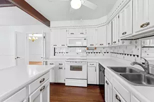 25 Essex Pl, Newtown, PA 18940 - Photo 13