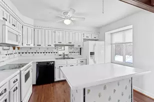 25 Essex Pl, Newtown, PA 18940 - Photo 11