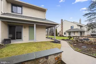 215 Clover Hill Ct, Yardley, PA 19067 - Photo 3