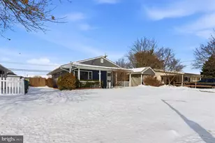 406 Pinewood Dr, Levittown, PA 19054 - Photo 15