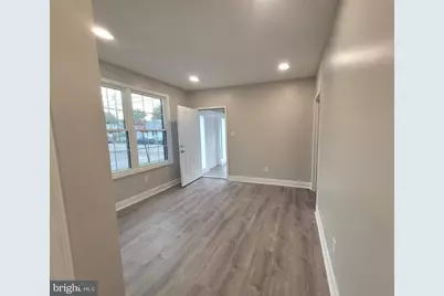 437 W Bridge Street, Morrisville, PA 19067 - Photo 9