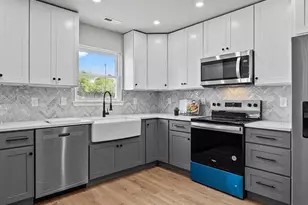 2818 Ave E, Levittown, PA 19056 - Photo 3