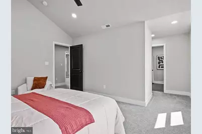 2818 Avenue E, Levittown, PA 19056 - Photo 9