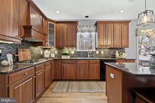 301 Brookside Ct, Chalfont, PA 18914 - Photo 17