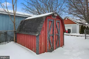 702 Corson St, Bristol, PA 19007 - Photo 31