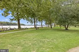 702 Corson St, Bristol, PA 19007 - Photo 39