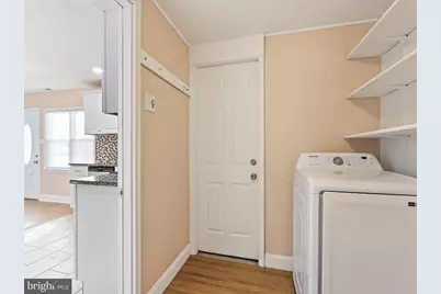 302 Oaktree Drive, Levittown, PA 19055 - Photo 17