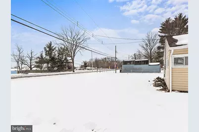 302 Oaktree Drive, Levittown, PA 19055 - Photo 7