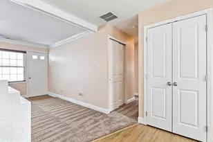 302 Oaktree Dr, Levittown, PA 19055 - Photo 11