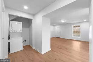 2210 New Falls Rd, Levittown, PA 19056 - Photo 17