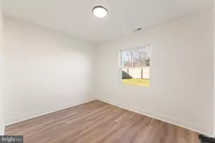 43 Petunia Rd, Levittown, PA 19056 - Photo 19