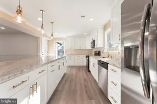 43 Petunia Rd, Levittown, PA 19056 - Photo 11