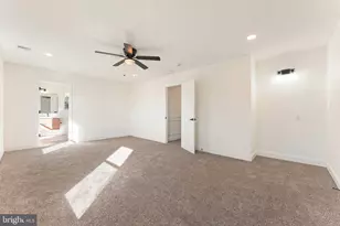 43 Petunia Rd, Levittown, PA 19056 - Photo 23